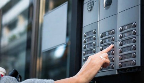 Montaż domofonów / wideodomofonów w domach jedno oraz wielorodzinnych