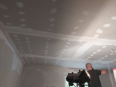 Zabudowa ścian działowych, przedścianek, sufity podwieszane, zabudowa poddaszy.