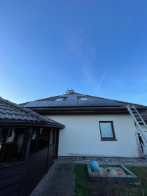 Montaż instalacji fotowoltaicznych na dachach oraz gruncie.