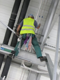 MYCIE I CZYSZCZENIE POWIERZCHNI SZKLANYCH,ALUMINIOWYCH,KAMIENNYCH, METALOWYCH - METODĄ LINOWĄ