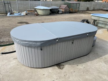 Baseny wolnostojące o różnych rozmiarach