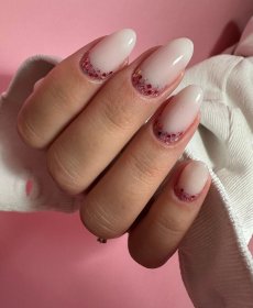 Manicure żelowy