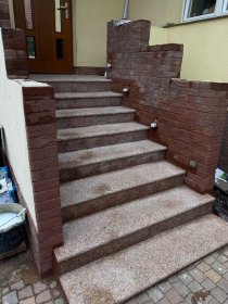 Układania płytek od małego do dużego formatu.