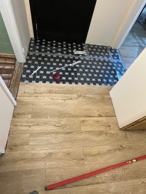 Układanie panele laminowane i winylowe