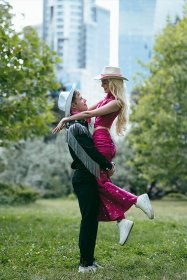 zdjęcia par, zarówno okazyjne jak i te bez okazji