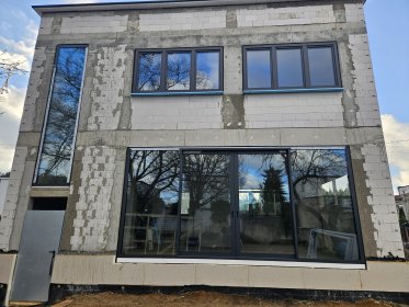 Okna przesuwne z montażem