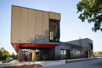 Fotografia architektury, nieruchomości, wnętrza i całe budynki z drona.