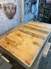 Blat wykonany z desek z palet