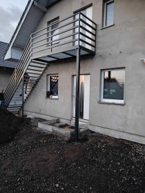 oferujemy wykonanie schodów metalowych