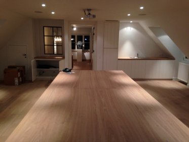 Oferuje malowanie lokali firmowych