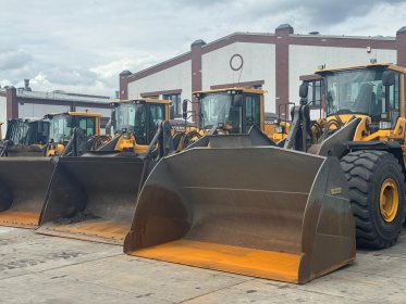 Wynajem ładowarek kołowych oraz koparek gąsienicowych