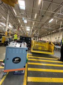 Mycie maszyn przemysłowych za pomocą pary