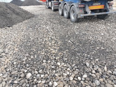 Wywoz ziemi korytowanie nawożenie kruszywa zageszczanie