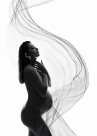 Sesja ciążowa studyjna/ plenerowa