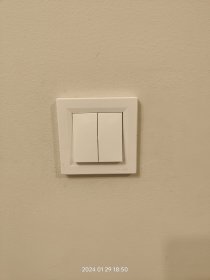 Biały montaż: podłączenie gniazdka, wyłącznika.