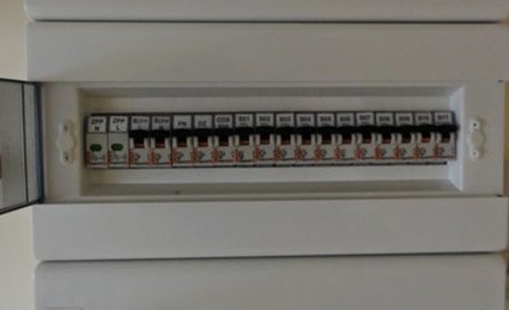 Montaż + podłączenie skrzynki elektrycznej