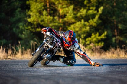 Nauka jazdy na „kolanie”/”łokciu”