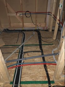 Montaż nowych oraz rozbudowa starych instalacji elektrycznych