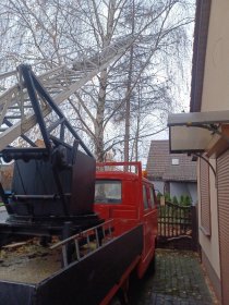 Oferuje czyszczenie rynien oraz wymianę naprawę nawed przy użyciu specjalistycznej drabiny