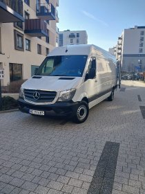 Usługi transportowe w kraju i za granicą.