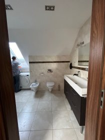 Oferujemy profesjonalne remonty wnętrz mieszkań i domów.