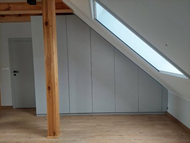 Szafy i zabudowy wnękowe w każdej dostępnej konfiguracji. Drzwi przesuwne lub rozwierne.