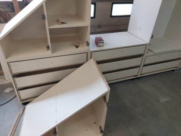 Szafa wnękowa na wymiar