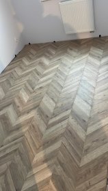 Kompleksowane przygotowanie podłoża pod panele wraz z ich położeniem