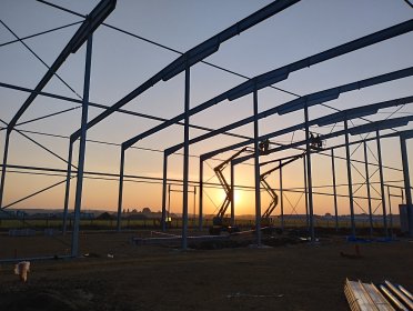 Wznoszenie hal przemysłowych