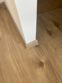 Układanie paneli laminowanych