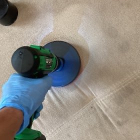 Pranie i Czyszczenie różnych powierzchni materiałowych