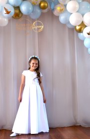 Sesja podczas uroczystości, plenerowa, na sali, z gośćmi, fotoksiążka