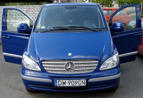 Transport osób przewóz osób bus rozwożenie gości lotniska