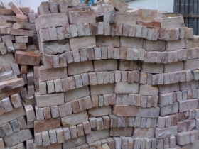 Cegła rozbiórkowa z budynku 100letniego