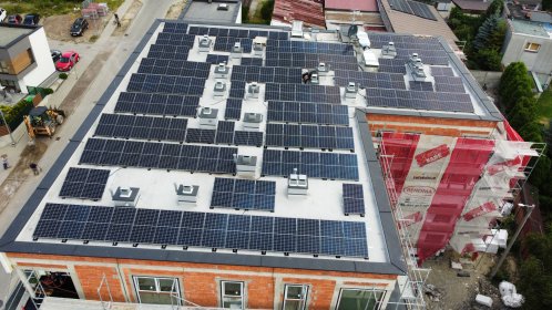 Panele fotowoltaiczne z montażem