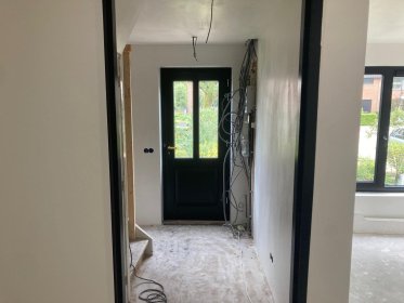 Malowanie ścian,  tapetowanie,  układnie parkietu