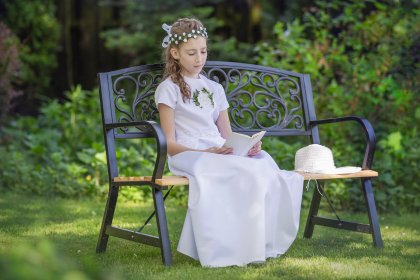 reportaż z uroczystości w kościele. Sesja pod wskazanym adresem i datą