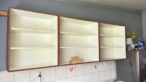 Renowacja starych mebli i blatów kuchennych jak i również mebli pokojowych