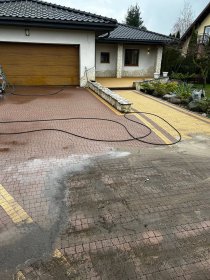 Mycie kostki brukowej