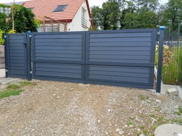 Produkcja i montaż bram stalowych, wypełnienie z paneli 3D fi4-fi5, oraz paneli stalowych
