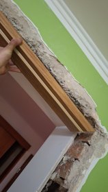 rozbiórka starych drzwi, montaż nowych, obróbka pod malowanie