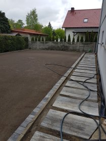 ZAKŁADANIE KOSTKI BRUKOWEJ