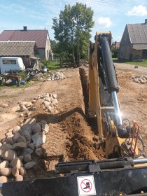 Wykopy pod fundamenty łyżka 30 korytowanie