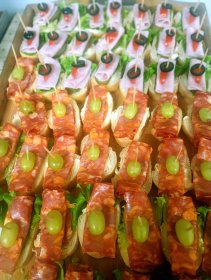 Różnorodne menu, dostosowane do potrzeb każdego klienta. Szeroki wybór dań i przekąsek