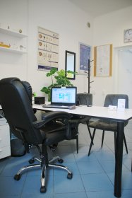 Konsultacje z protetykiem słuchu