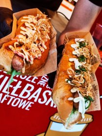 Rzemieślnicze hot-dogi