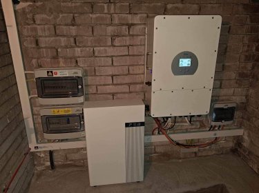 Montaż i sprzedaż magazynów energii.