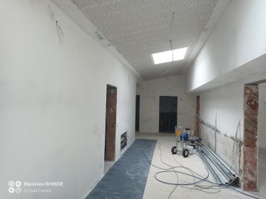 Gruntowanie elewacji i ścian wewnętrznych