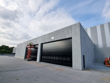 Montaz bram przemysłowych ,