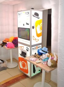 Foto-Budka cena uzależniona od ilości godzin.